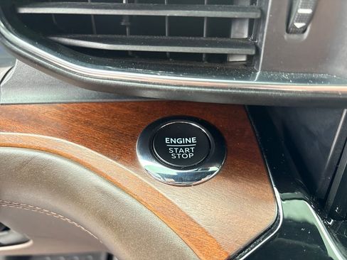 Used 2022 Ford Explorer King Ranch w/ Premium Technology Package AWD/4WD image 25