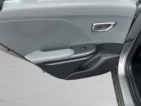 New 2025 Kia K4 LXS image 18