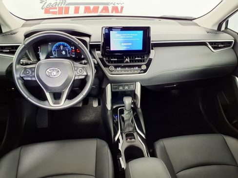 Used 2023 Toyota Corolla Cross XLE w/ Convenience Package image 12
