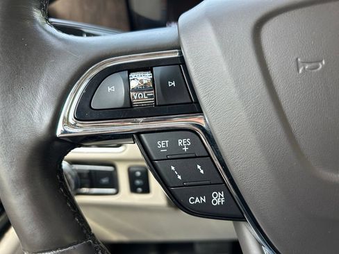 Used 2020 Lincoln Navigator Reserve w/ Luxury Package AWD/4WD image 24