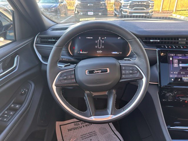 Used 2025 Jeep Grand Cherokee L Altitude AWD/4WD image 20