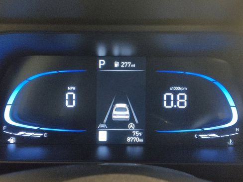 Used 2025 Hyundai Elantra SE FWD image 23