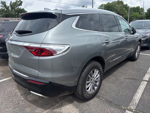 Used 2024 Buick Enclave Premium AWD/4WD image 2