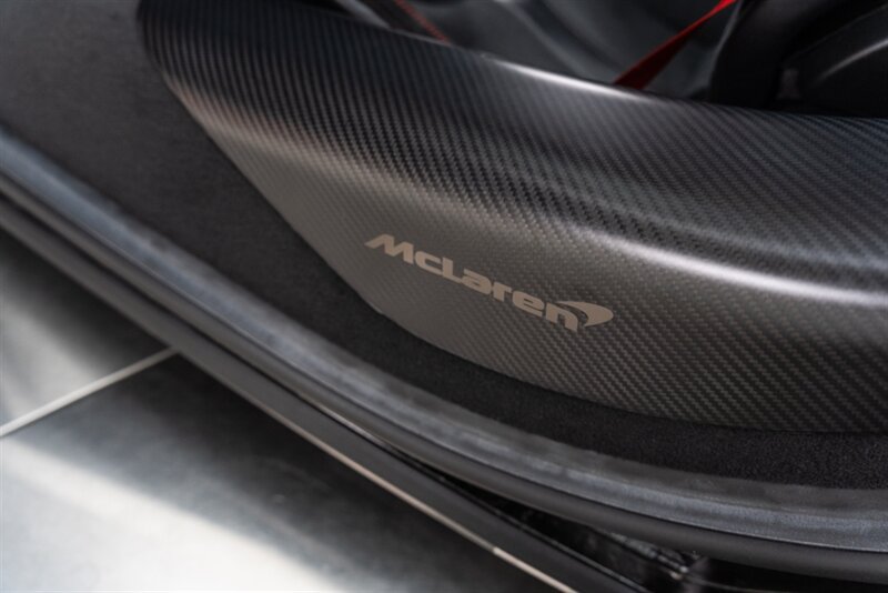 Used 2024 McLaren 750S Spider RWD image 52