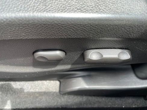 Used 2013 Buick Encore Convenience FWD image 13