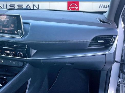 Used 2022 Nissan Rogue SV image 23