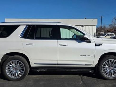 Used 2024 GMC Yukon Denali w/ Advanced Technology Package image 6