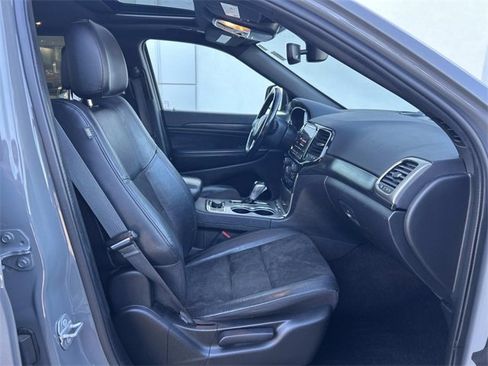 Used 2022 Jeep Grand Cherokee Laredo X image 18