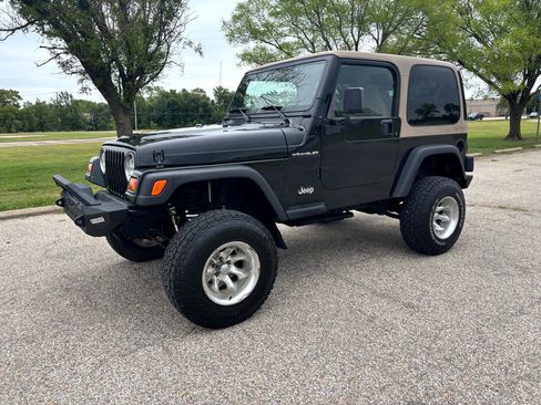 Used 1999 Jeep Wrangler SE image 2