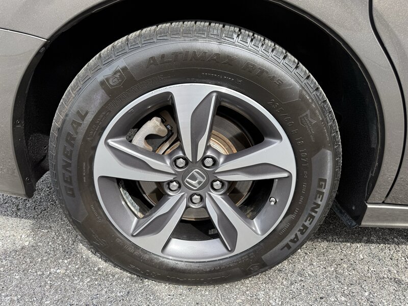 Used 2020 Honda Odyssey Touring image 41