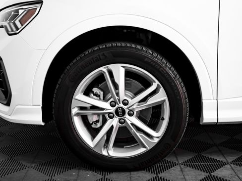 Certified 2024 Audi Q3 2.0T Premium w/ Convenience Package image 6