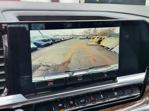Used 2022 GMC Sierra 1500 Elevation w/ Preferred Package AWD/4WD image 19
