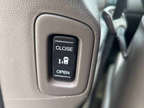 Used 2017 Honda Odyssey EX-L image 19