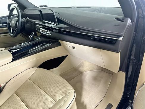 Certified 2024 Cadillac Escalade Premium Luxury w/ Performance Package AWD/4WD image 33