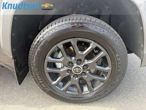 Used 2024 Toyota Tundra Limited image 9