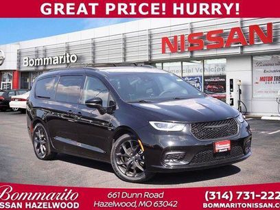 Used 2025 Chrysler Pacifica Limited