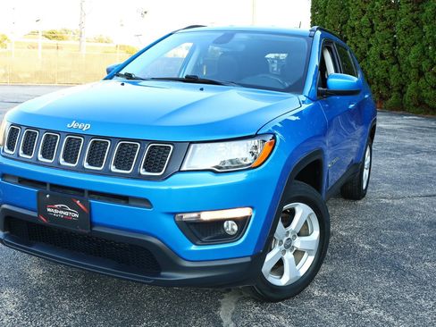 Used 2018 Jeep Compass Latitude AWD/4WD image 1