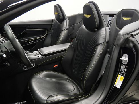 Used 2020 Aston Martin DB11 Volante image 22