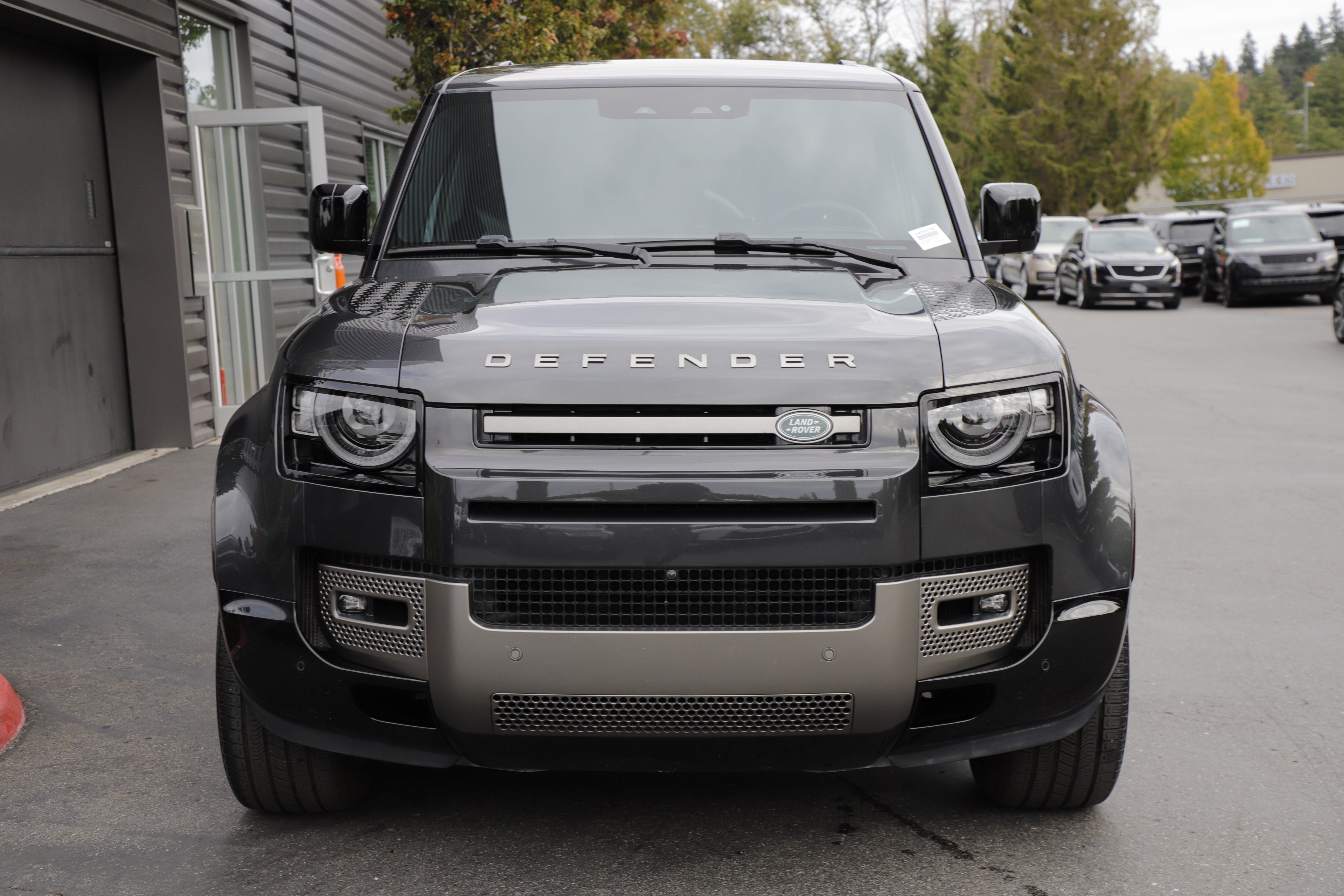Certified 2025 Land Rover Defender 130 X-Dynamic SE AWD/4WD image 4