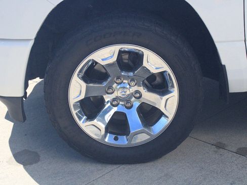 Used 2019 RAM 1500 Big Horn AWD/4WD image 12