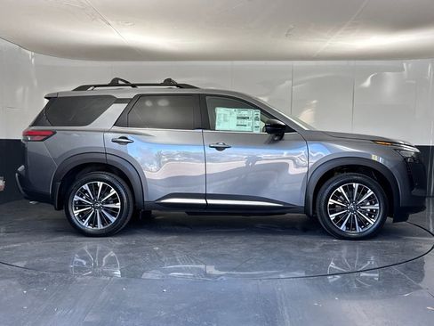 New 2026 Nissan Pathfinder Platinum w/ Cargo Package AWD/4WD image 2
