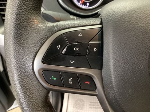 Used 2021 Jeep Cherokee Latitude FWD image 20
