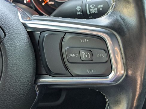 Used 2020 Jeep Wrangler Unlimited Sahara AWD/4WD image 20