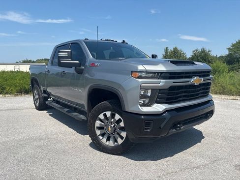 Used 2024 Chevrolet Silverado 2500 Custom w/ Custom Value Package AWD/4WD image 1