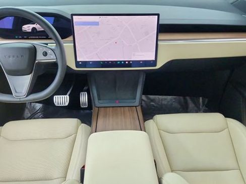 Used 2024 Tesla Model X image 85