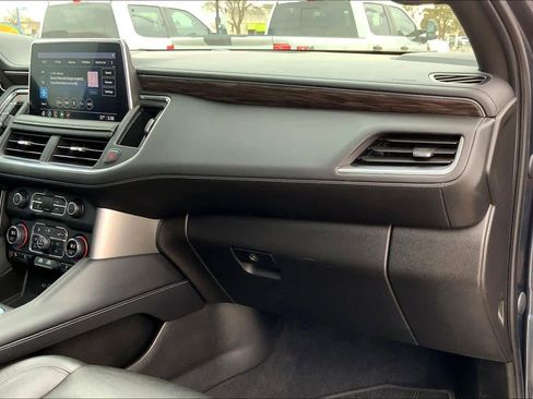 Used 2021 Chevrolet Tahoe Z71 w/ Z71 Signature Package image 37