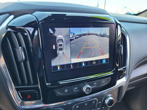Used 2023 Chevrolet Traverse LT w/ LT Premium Package AWD/4WD image 18