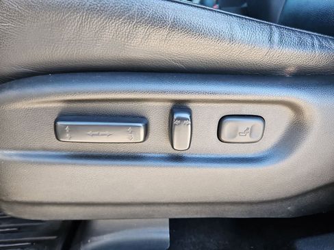 Used 2020 Honda Pilot Touring image 16