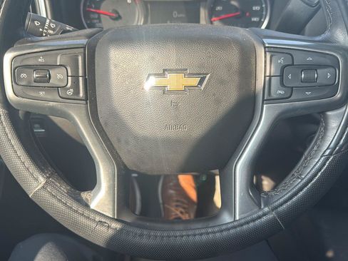 Used 2022 Chevrolet Silverado 1500 LT AWD/4WD image 12