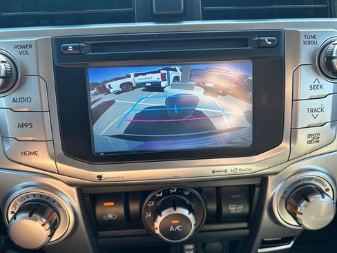 Used 2018 Toyota 4Runner SR5 AWD/4WD image 26