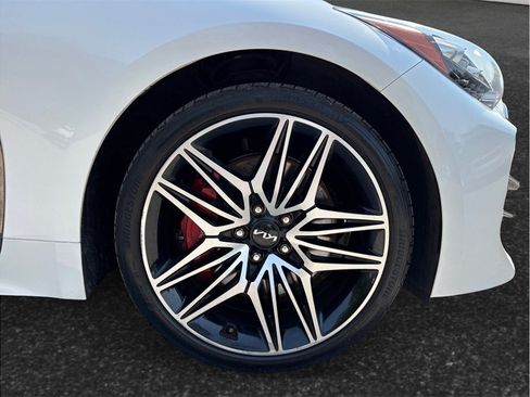 Used 2022 Kia Stinger GT2 image 13