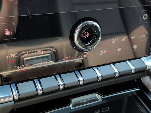 New 2026 GMC Yukon XL Denali AWD/4WD image 28