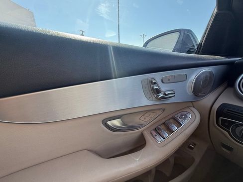 Used 2021 Mercedes-Benz GLC 300 4MATIC image 16