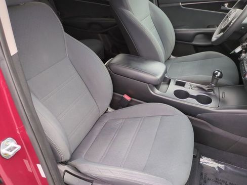 Used 2016 Kia Sorento LX image 23
