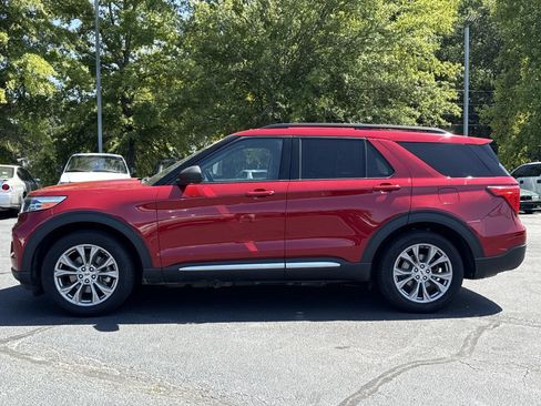 Certified 2022 Ford Explorer XLT w/ Equipment Group 202A RWD image 19