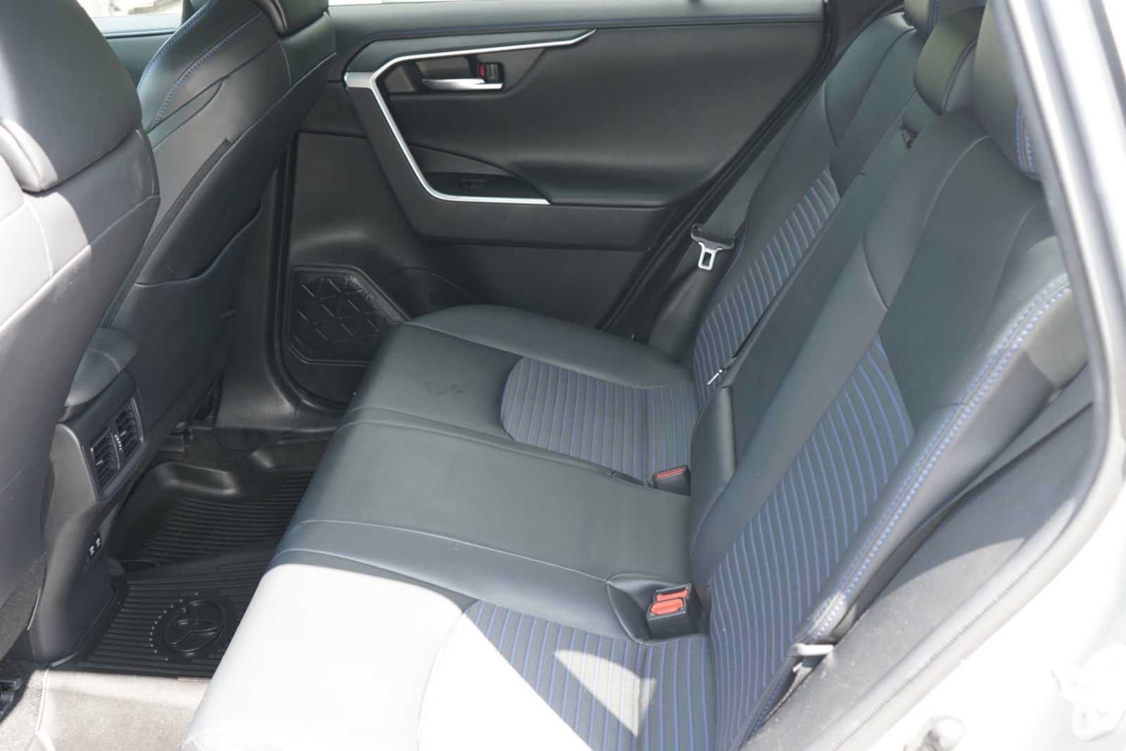 Used 2021 Toyota RAV4 XSE AWD/4WD image 18