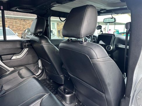 Used 2013 Jeep Wrangler Unlimited Sport AWD/4WD image 27