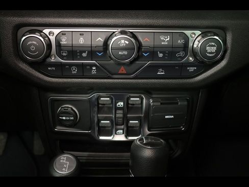 New 2026 Jeep Gladiator Sport image 18