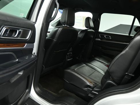 Certified 2018 Ford Explorer Limited image 18
