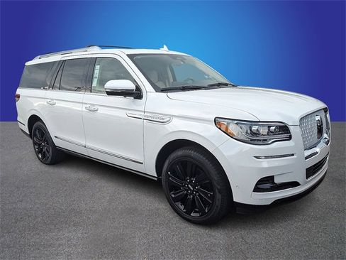 New 2024 Lincoln Navigator L Reserve image 2