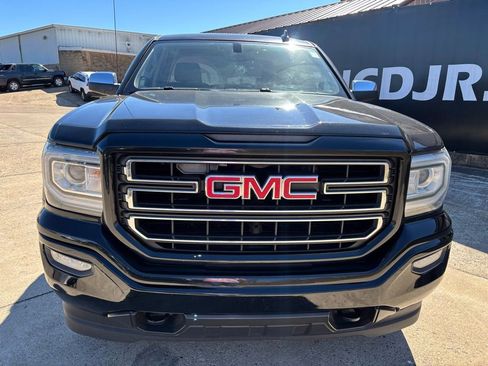 Used 2017 GMC Sierra 1500 SLE image 2