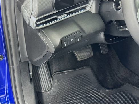 Used 2023 Hyundai Elantra Limited FWD image 10
