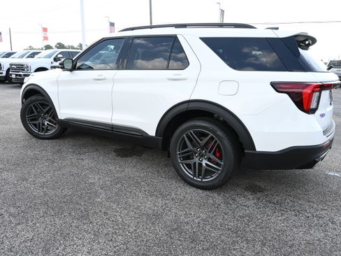 New 2026 Ford Explorer ST w/ Sun And Sound Package AWD/4WD image 8