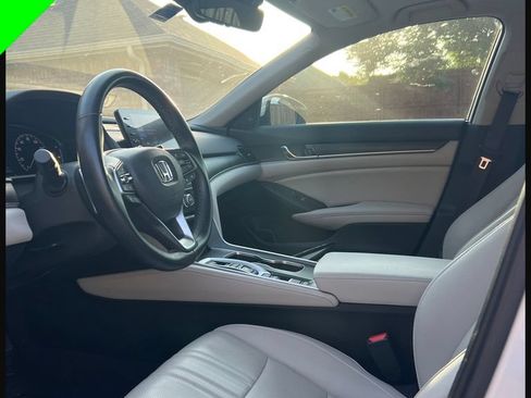 Used 2022 Honda Accord Touring image 6