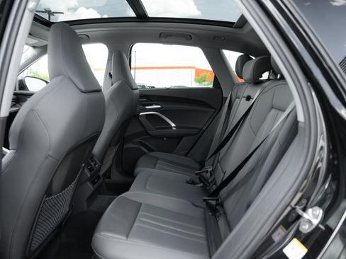 Certified 2025 Audi Q5 Premium Plus w/ Premium Plus AWD/4WD image 25