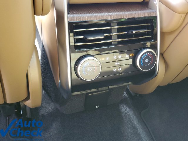Used 2025 Land Rover Range Rover SE AWD/4WD image 14